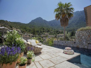 Stylish holiday home with Deia views